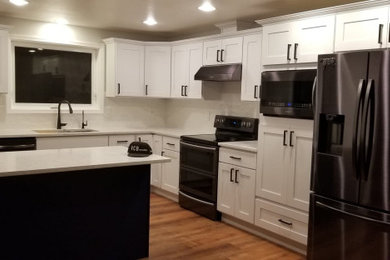 Example of a kitchen design in Portland