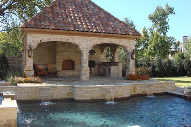 Example of an exterior home design in Dallas