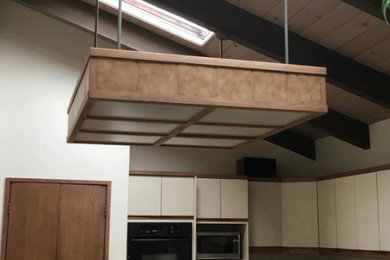 Example of a kitchen design in Hawaii