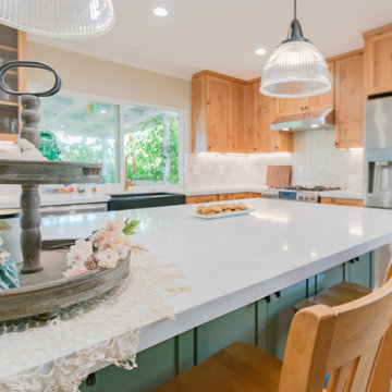 Cottage Green Kitchen: A Refined Blend of Contemporary and Nostalgic Design