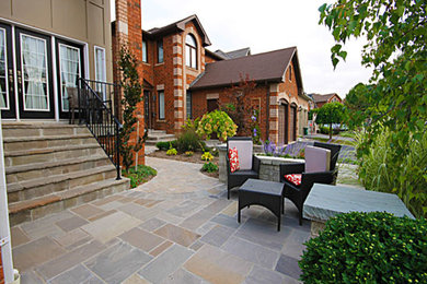 Inspiration for a timeless patio remodel in Toronto
