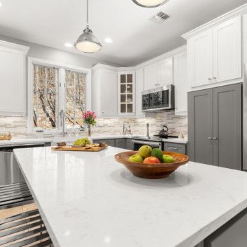 2-Tone Kitchen Design Makes a Stunning Impact