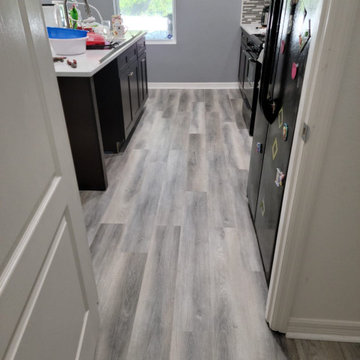 LVP / Luxury Vinyl Plank (+Stairs)