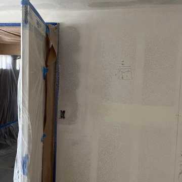 Skim Coating Walls And Ceiling ( Level 5 drywall finish )