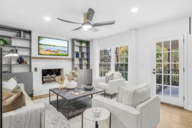 Example of a living room design in Charlotte