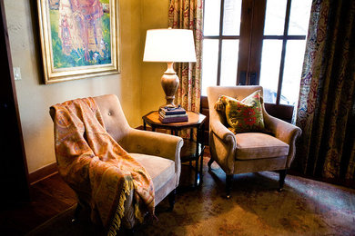 Example of an eclectic living room design in Austin