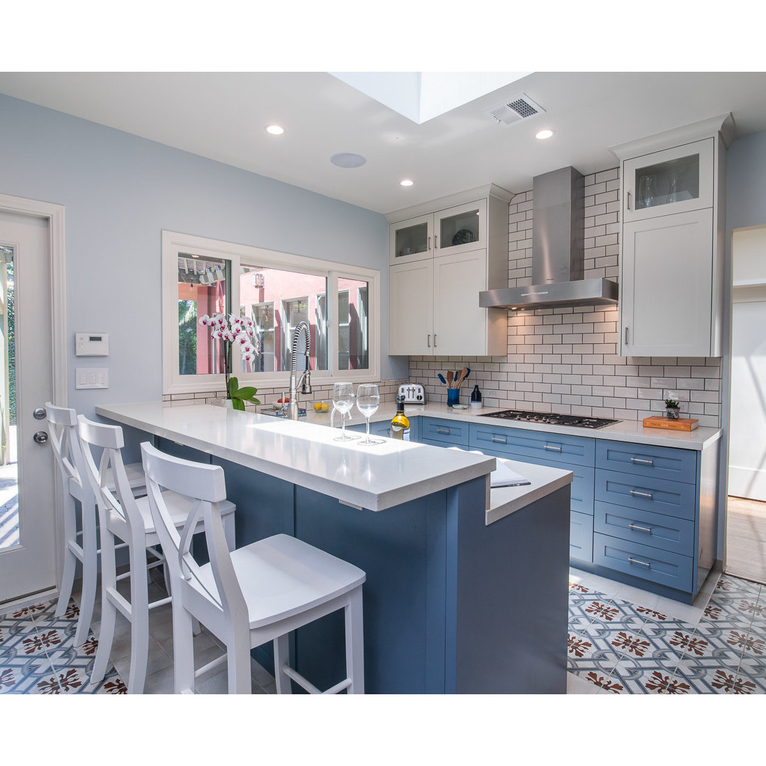 Larchmont Transitional Style Kitchen