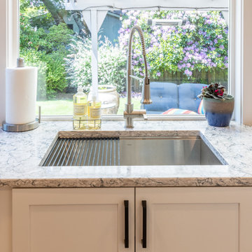Sink Close-up. Fixture highlight.