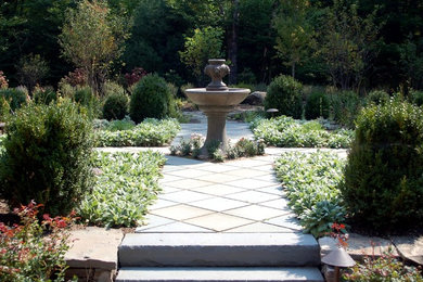 Photo of a traditional landscaping in New York.