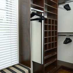 Walk-in Closets 6 - Accent And Storage Benches