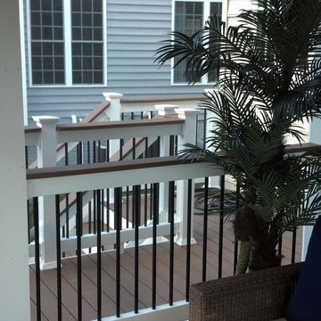 Screened Porch_Open Deck Combo_White Vinyl Rail System_Black Aluminum Balusters_