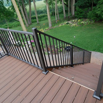 Azek deck with Aluminum rail