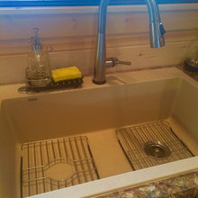 Kitchen - Log Home