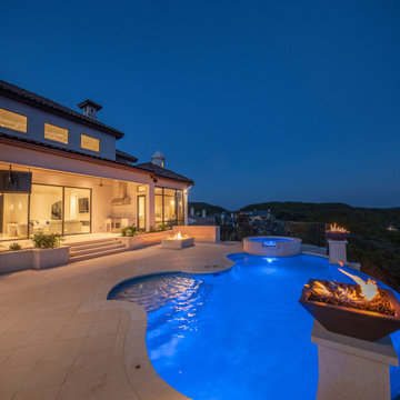 Freeform Contemporary Pool with Negative Edge