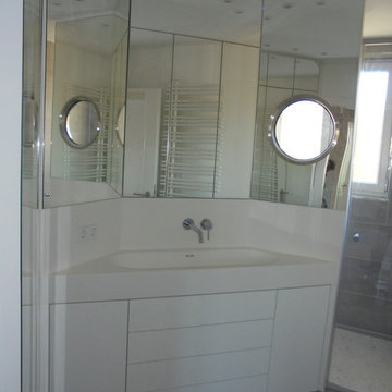 Ansicht Waschtisch mit Spiegelschrank