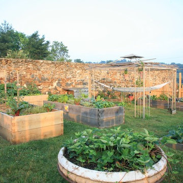 GARDEN STRUCTURES
