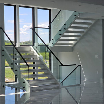 Project #125 | Modern Open-Riser Staircase with Glass Balustrade