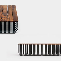 CUSTOM Outdoor Bench - Desks And Hutches