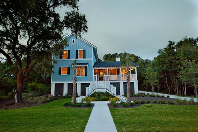 Inspiration for a timeless exterior home remodel in Charleston