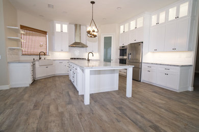 Kitchen - modern kitchen idea in Los Angeles