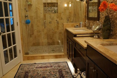 This is an example of a traditional bathroom in Philadelphia.