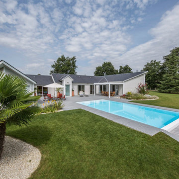Piscine contemporaine à débordement