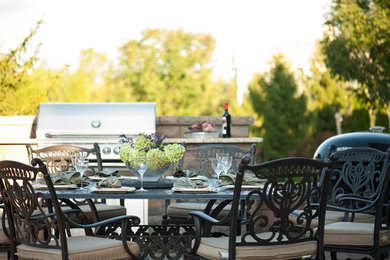 Example of an eclectic patio design in Columbus
