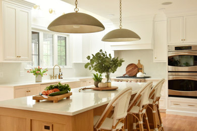 Example of a classic kitchen design in Boston