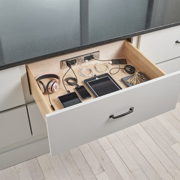 Docking Drawer Blade - Kitchen In-Drawer Charging Outlet