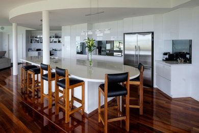 Inspiration for a kitchen in Hobart with quartz benchtops.