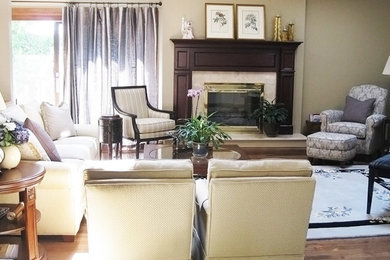 Elegant living room photo in Cincinnati