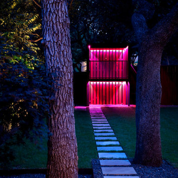 live eat relax and play in the back yard