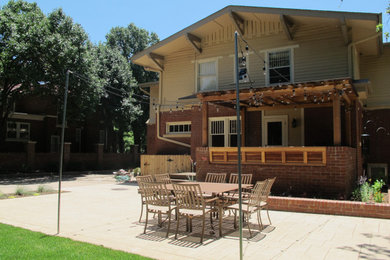 This is an example of a craftsman landscaping in Oklahoma City.