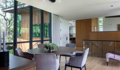 Houzz Tour: An Energy-efficient Urban Retreat in the Woods
