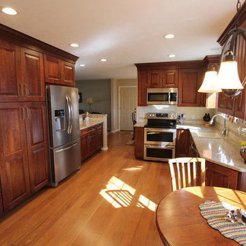 Kitchen Remodel with Medallion Cherry Raised Panel Cabinets & Quartz Countertop
