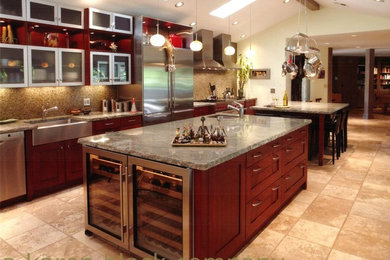 Kitchen - traditional kitchen idea in Oklahoma City