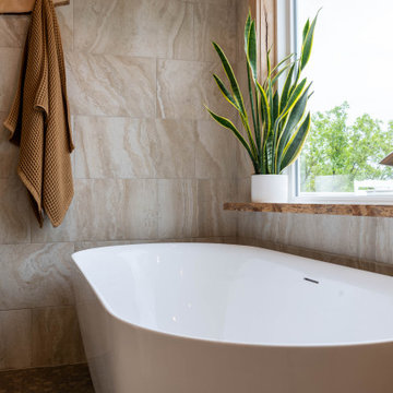 Woodwork master bathroom