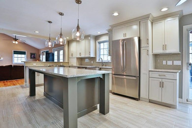 Kitchen - transitional kitchen idea in Boston
