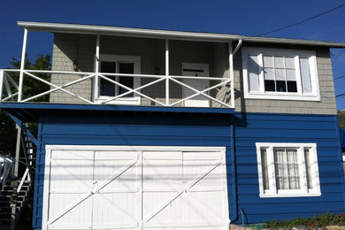 Mountain style home design photo in Orange County