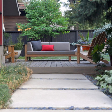 Contemporary Outdoor Lounging Area
