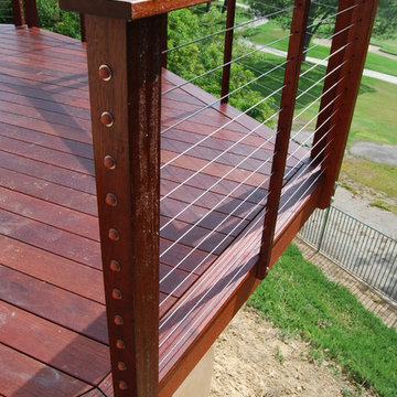 Calabasas Mangaris and cable railing deck