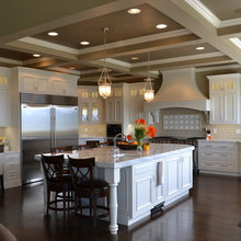 desk area off kitchen