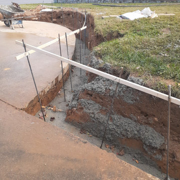 Retaining Wall - Stone | Walkway - Concrete Steps