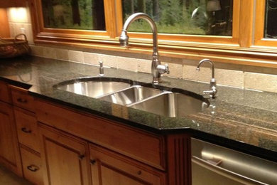 Kitchen - kitchen idea in Minneapolis
