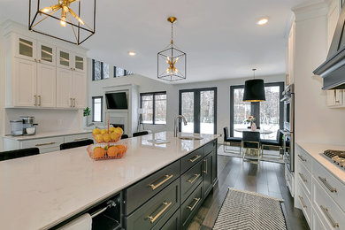 Example of a minimalist kitchen design in Minneapolis