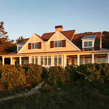Lakefront residence in Michigan