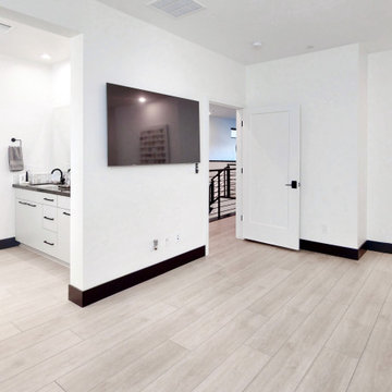 Lachlan Signature | Modin Rigid LVP Collection in Minimalist Customer Space | NV