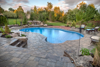 Example of a mountain style pool design in Toronto
