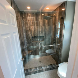 La Cuesta - Chula Vista #2 - Shower Doors