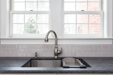 Example of a classic kitchen design in Boston